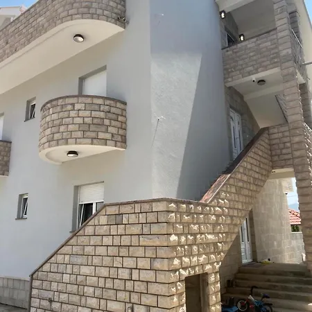 Aleksic Apartment *