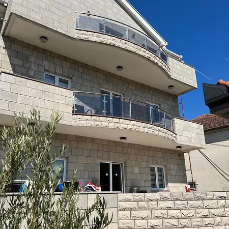 Aleksic Apartman *